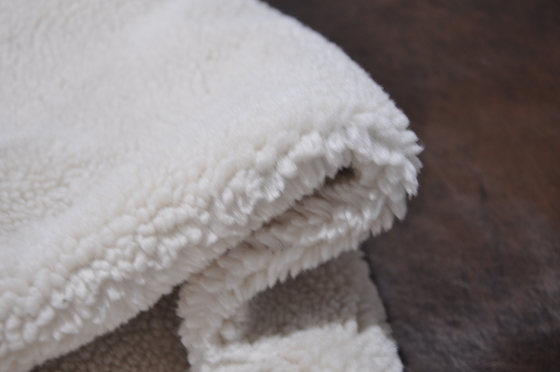 Pu 100%P Sherpa меха 520gsm твердый твердый скрепил ткань ватки